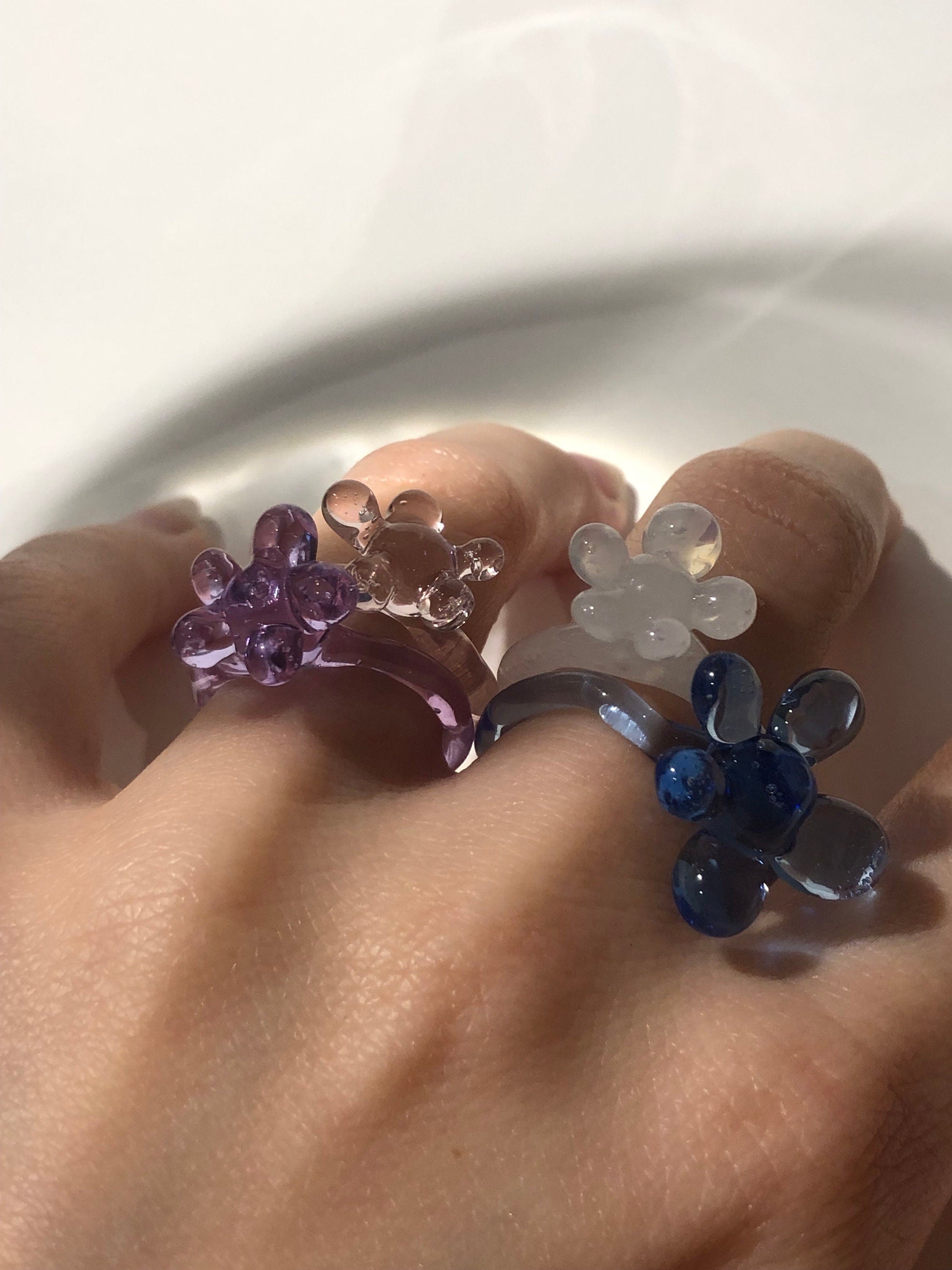 Monochromatic daisy flower Glass Ring