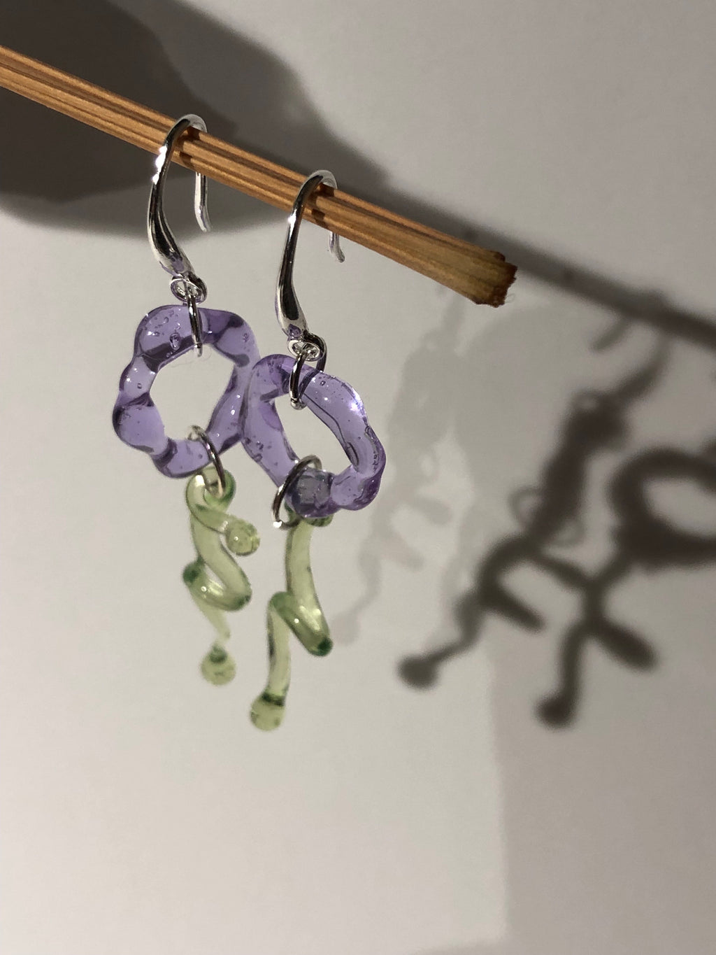 Dangly daisy flower Earrings
